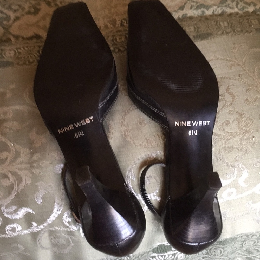 Shoes - Picture 3 of 4